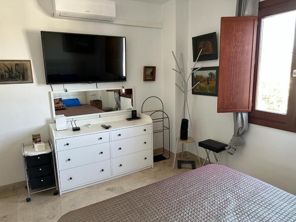 Modern Duplex With Large Panoramic View Terrace Villa Михас Екстериор снимка