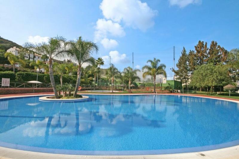 Modern Duplex With Large Panoramic View Terrace Villa Михас Екстериор снимка